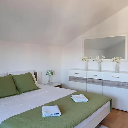 Laura Apartament